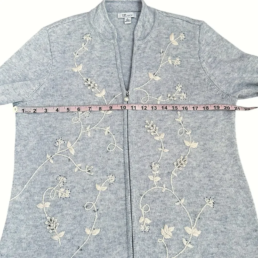 The Tog Shop Gray Floral Embroidered Zip Cardigan Pearl Pull L Cottagecore